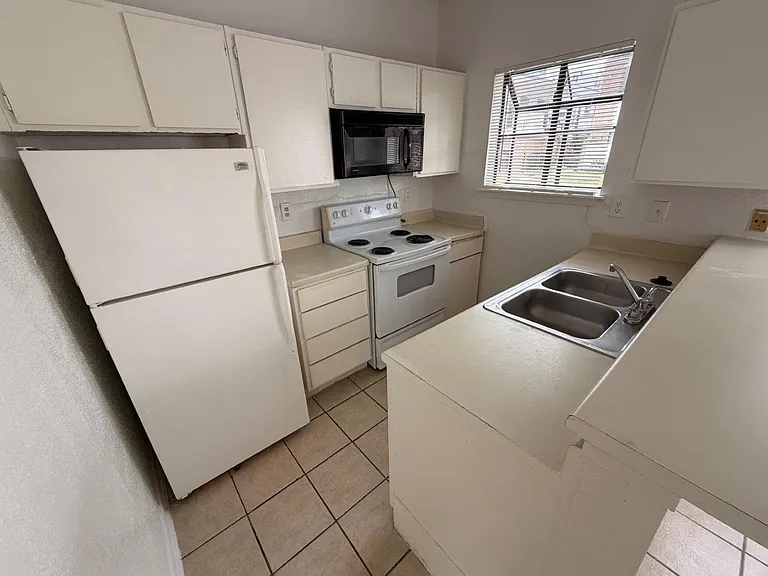 7901 Cambridge St #25 — Photo 4