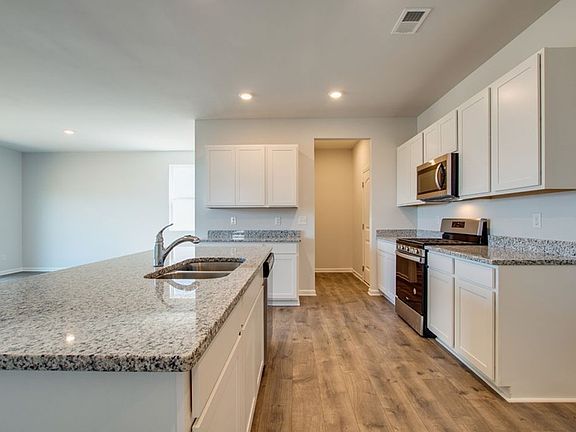 3rd image of 5430 SW Mason Way