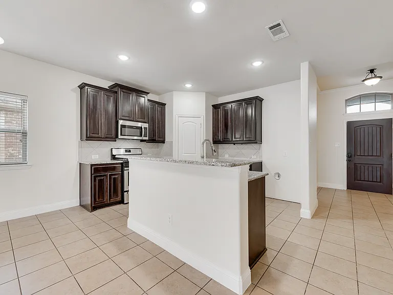 621 Dogwood Dr — Photo 8
