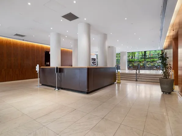 515 East 72nd Street image 18 of 29