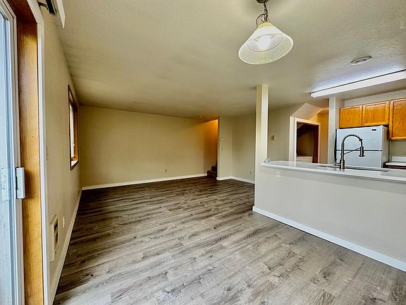 3rd image of 15208 SE 8th St APT B