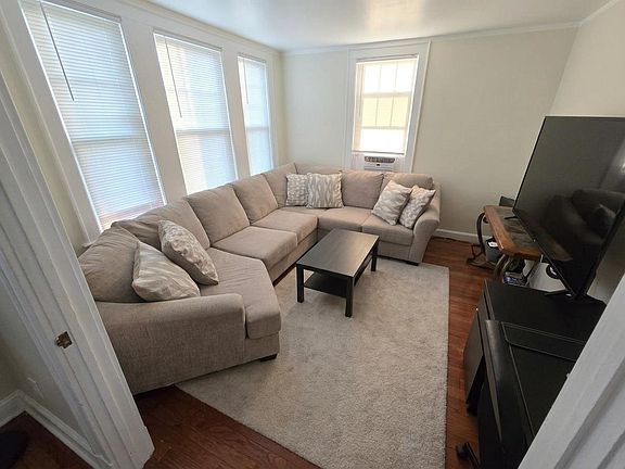 3rd image of 505 Hoboken Rd #A