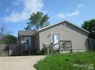 615 E College St, Troy, MO 63379