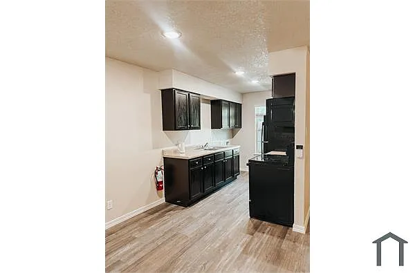 Building Photo - 208 N Mittie Martin St