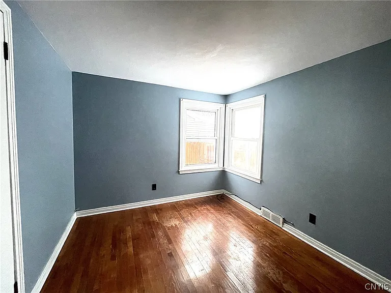 121 Wadsworth Rd — Photo 16