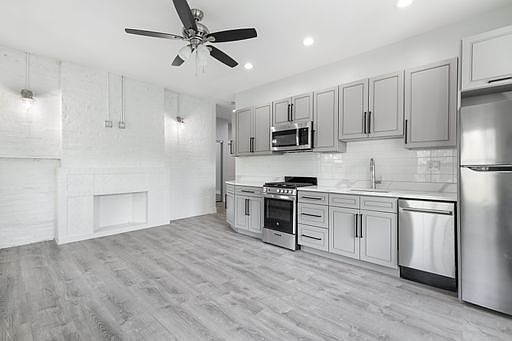 3rd image of 6035 N Winthrop Ave #1