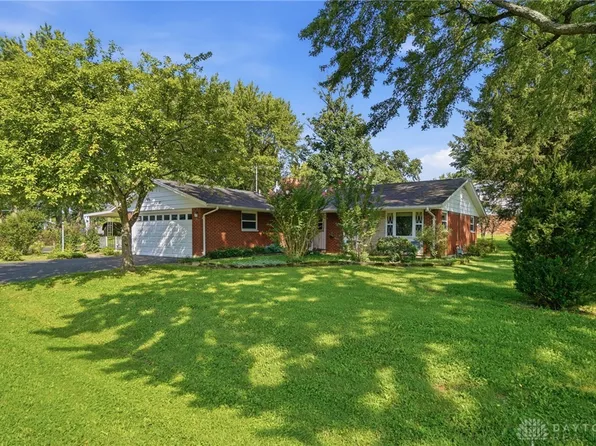 2798 Coldsprings Dr, Dayton, OH 45434