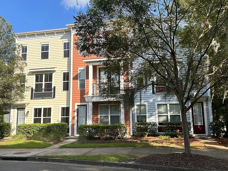 1592 Bluewater Way — Photo 3