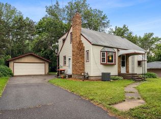 950 Gershwin Ave N, Oakdale, MN 55128