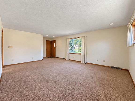 3rd image of 3213 5th Ave N