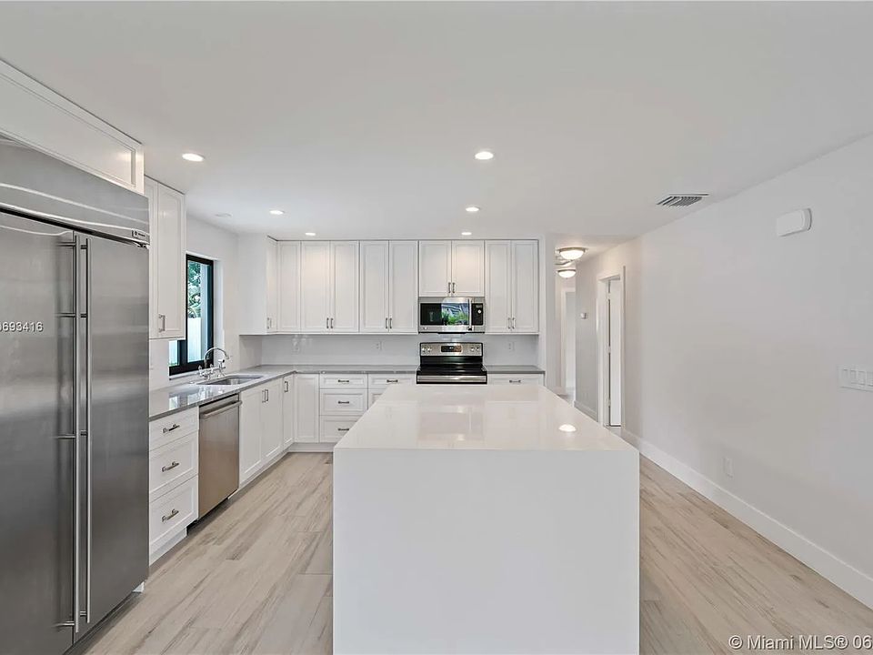 1st image of 2539 Wabash Dr