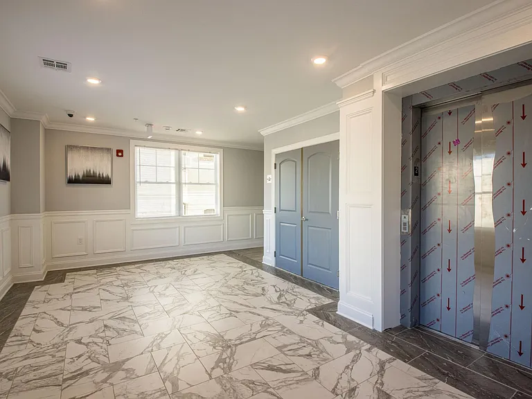 20 N Clinton St #201 — Photo 6