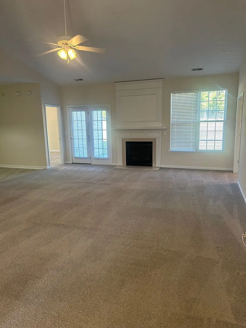 Piedmont - 3/3, 2,471 SF — Photo 2