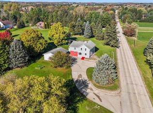 657 Clare LANE, Hartford, WI 53027
