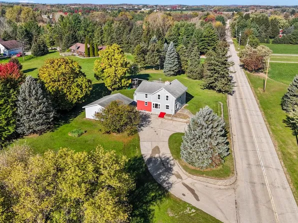 657 Clare LANE, Hartford, WI 53027