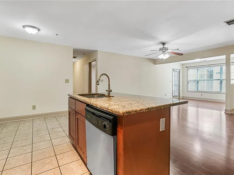 708 Madison Ln SE — Photo 10