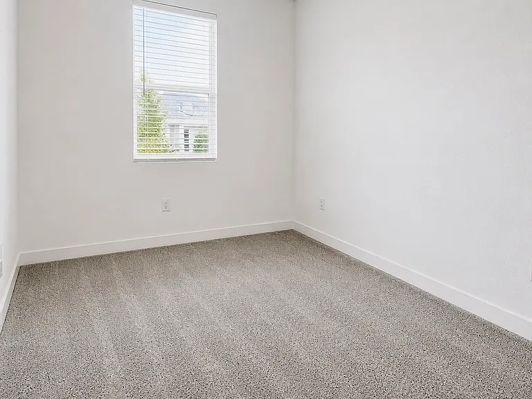 408 Monastery Dr — Photo 9