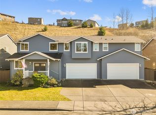 16911 W Hill Dr E, Bonney Lake, WA