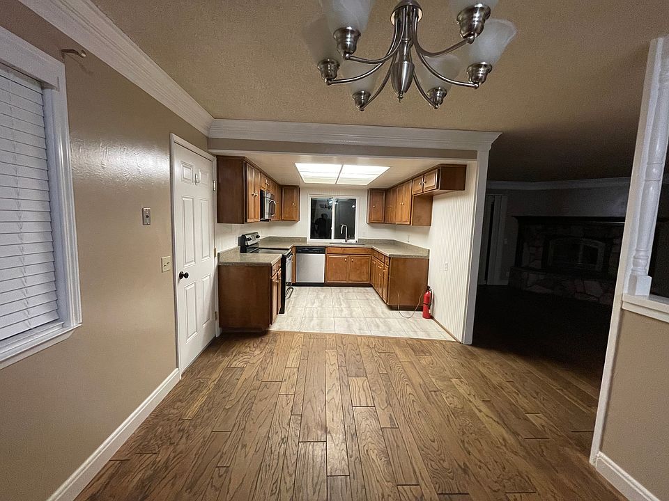 2nd image of 4 Buckskin Ct