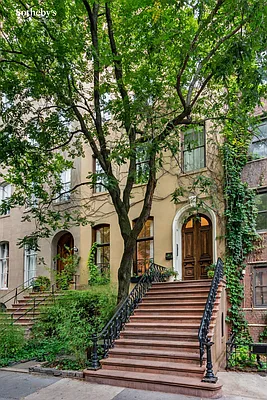 Rented by Sotheby's International Realty | media 42