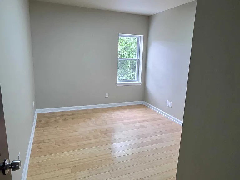2405 Francis St — Photo 14