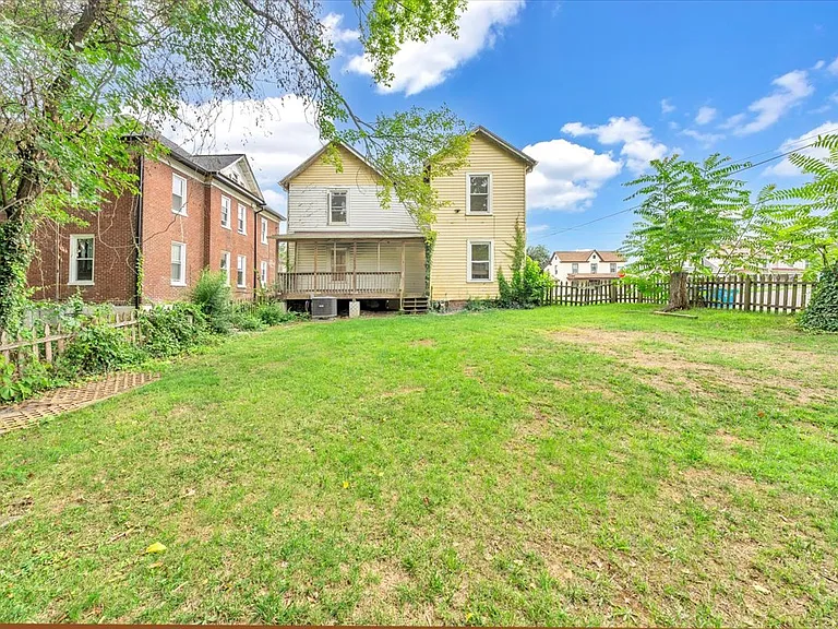 1329 Loudon Ave NW — Photo 5
