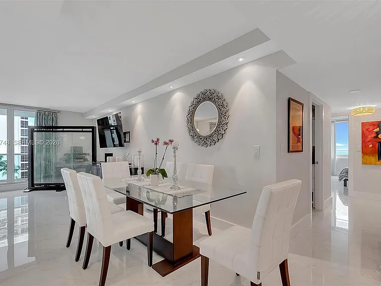 2301 Collins Ave #810 — Photo 7