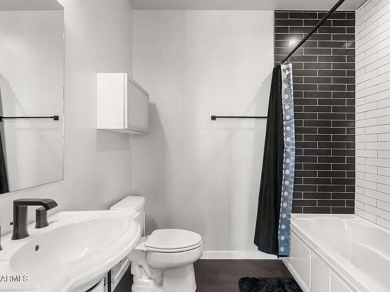 1 E Lexington Ave #503 — Photo 20