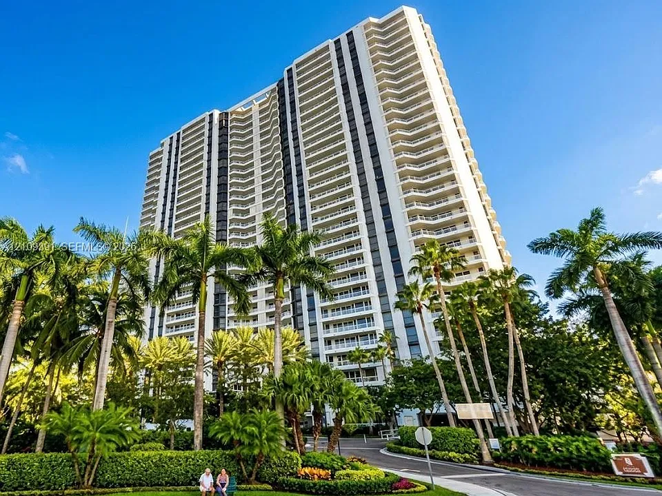 21055 Yacht Club Dr #2708