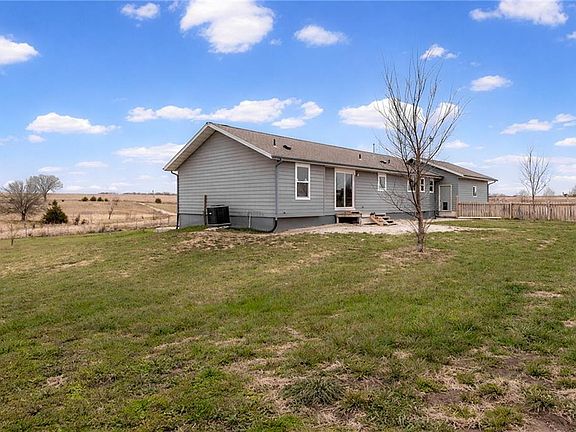 2nd image of 425 Hamilton Rd