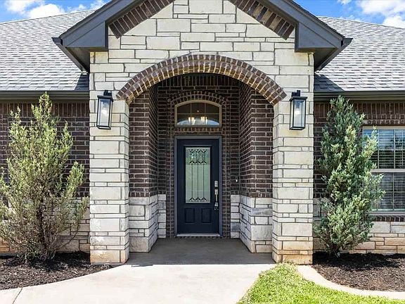 4th image of 12155 NE Wild Ridge Dr