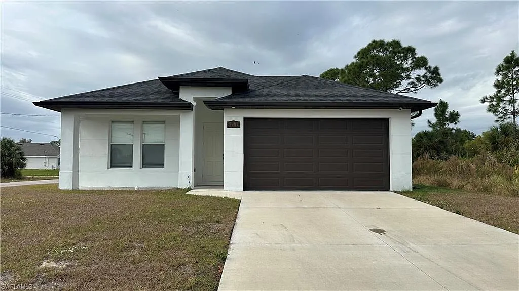 3 bed, 2.0 bath, 1324 sqft, $1,900 — Photo 2