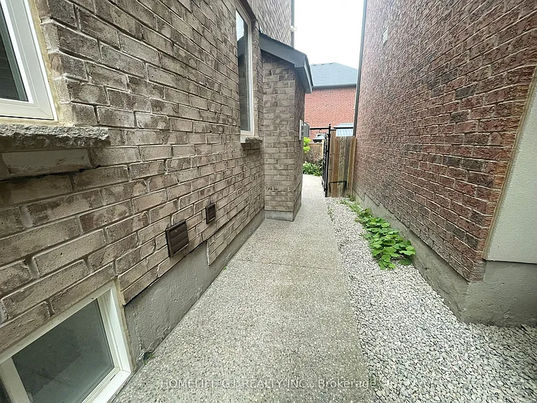 65 Lola Cres — Photo 15