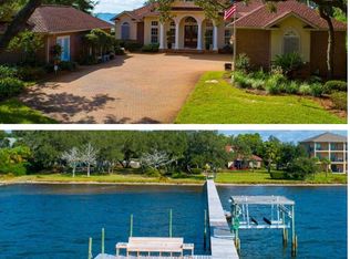 5373 Soundside Dr, Gulf Breeze, FL 32563