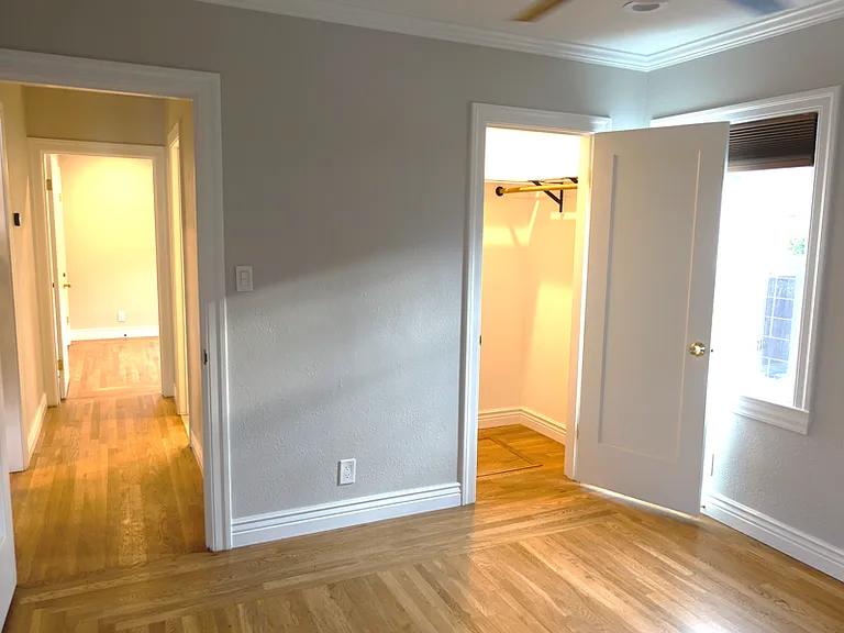 719 Willow Glen Way — Photo 10