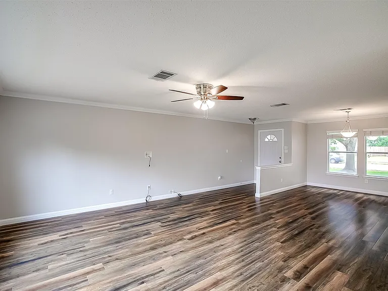 2504 Byfield Dr — Photo 11