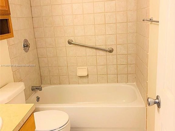 3rd image of 405 S Pine Island Rd APT 406D