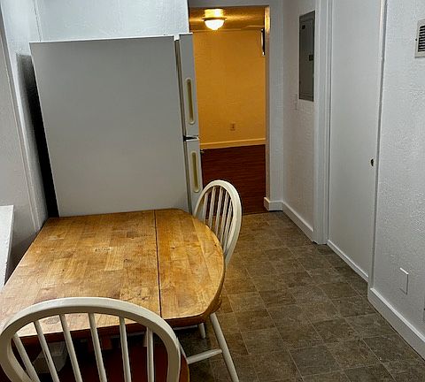 Hallway to Livingroom