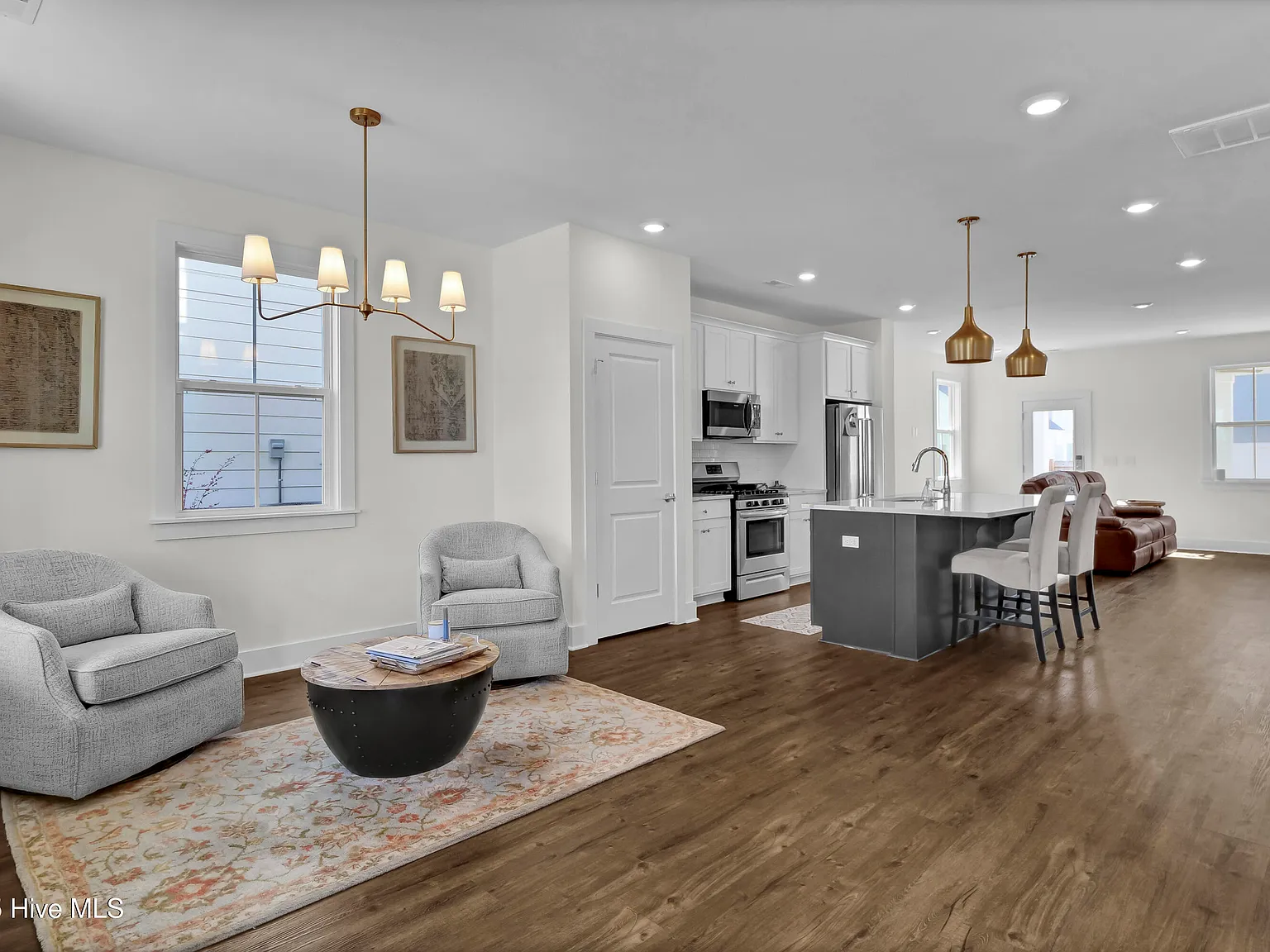3 bed, 2.5 bath, $2,850 — Photo 2