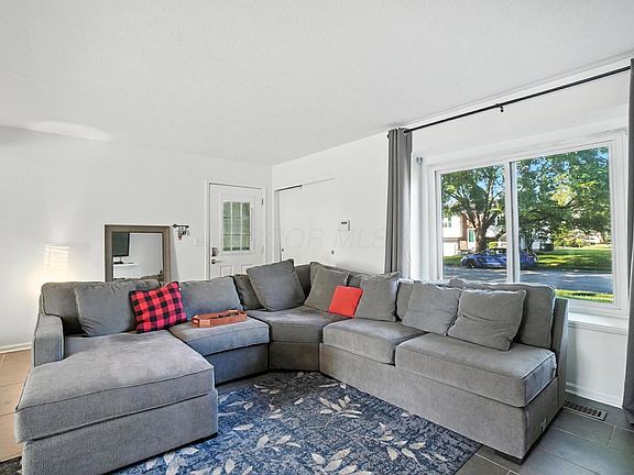 5th image of 1954 Laramie Dr #13
