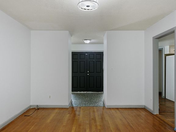 5th image of 6001 Cowin Dr NW