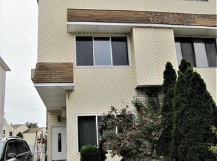 88 Green Valley Rd, Staten Island, NY 10312