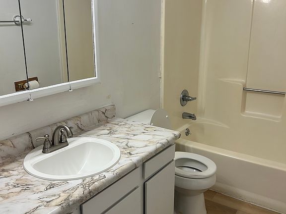 4th image of 1224 Redbluff Dr #A