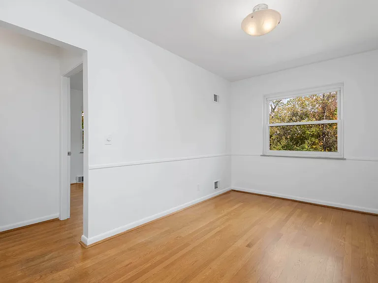 3830-3832 Ault Park Ave — Photo 4