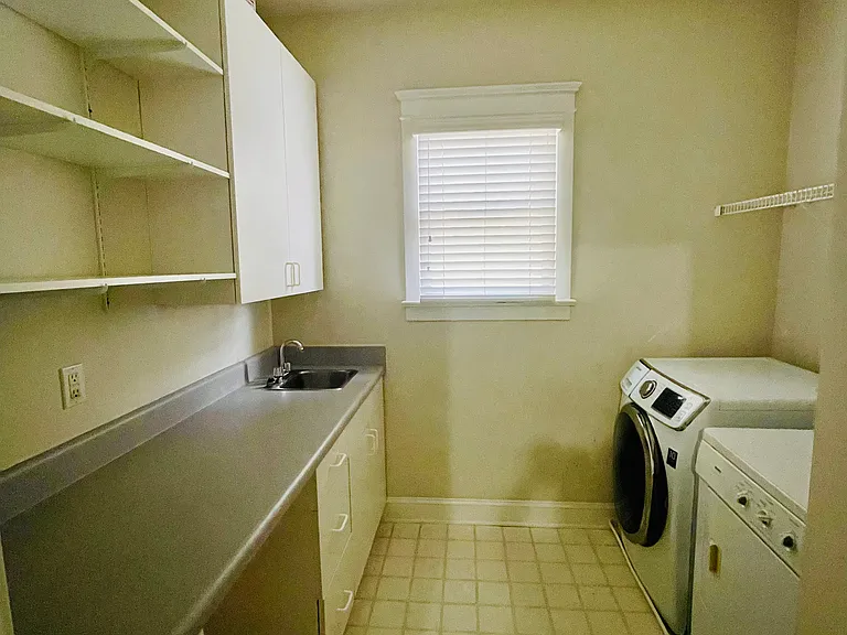 112 Westside Dr — Photo 17