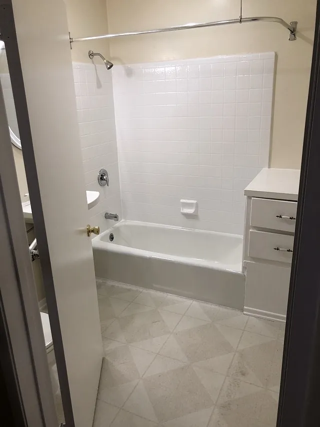 Studio, 370 sqft, $1,395 — Photo 3