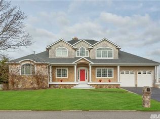 7 Raeburn Ct, Babylon, NY 11702