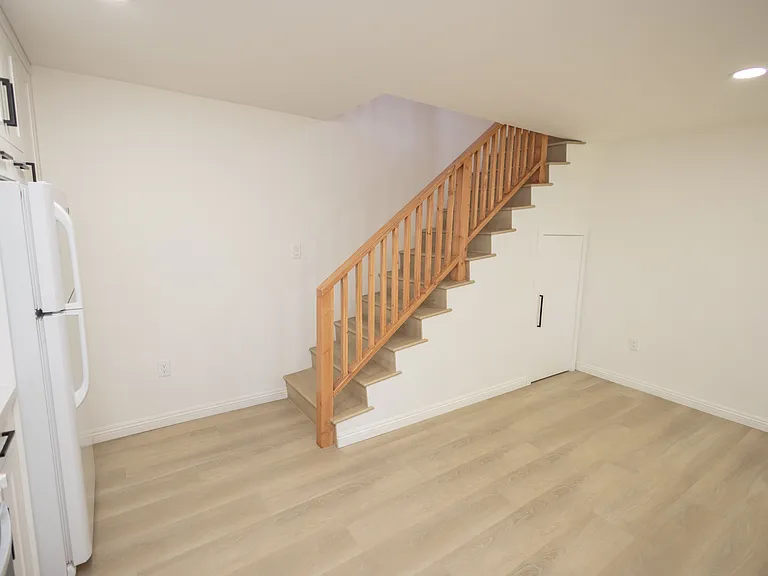 446 S La Peer Dr — Photo 29