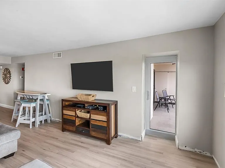 1270 Gulf Blvd #606 — Photo 17