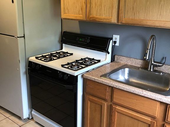 3rd image of 46411 Jefferson Ave APT 6